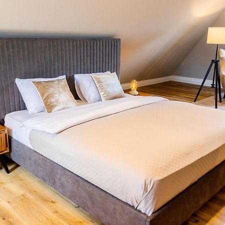 Moderne Maisonette Ferienwohnung Mit Gartenzugang, Nur 7 Gehminuten Zum Strand, Parkplatz & Fahrradunterstellplatz Scharbeutz Exteriör bild