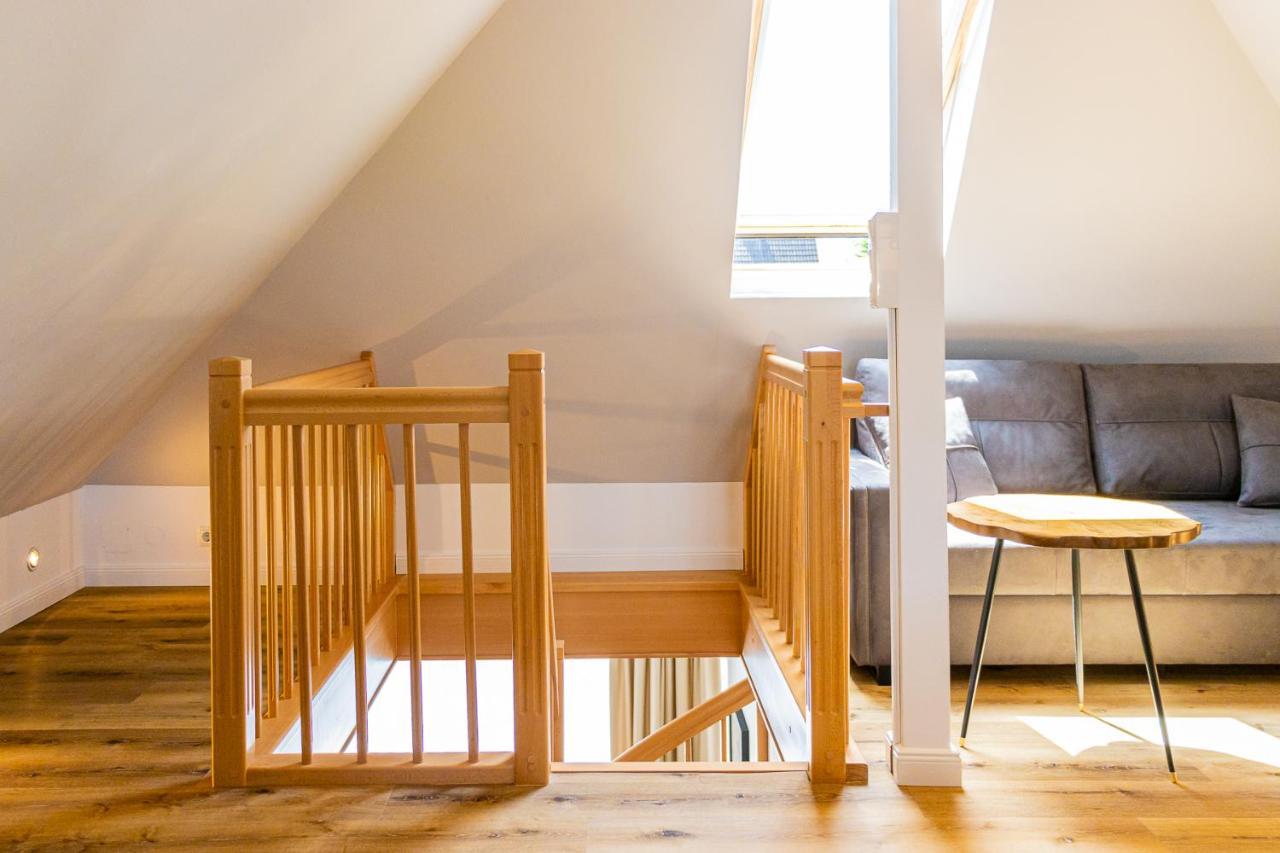 Moderne Maisonette Ferienwohnung Mit Gartenzugang, Nur 7 Gehminuten Zum Strand, Parkplatz & Fahrradunterstellplatz Scharbeutz Exteriör bild