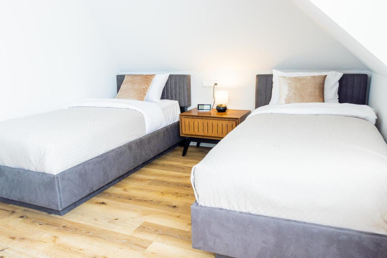 Moderne Maisonette Ferienwohnung Mit Gartenzugang, Nur 7 Gehminuten Zum Strand, Parkplatz & Fahrradunterstellplatz Scharbeutz Exteriör bild