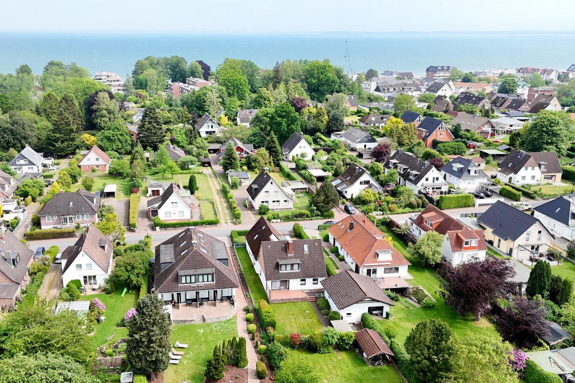 Moderne Maisonette Ferienwohnung Mit Gartenzugang, Nur 7 Gehminuten Zum Strand, Parkplatz & Fahrradunterstellplatz Scharbeutz Exteriör bild