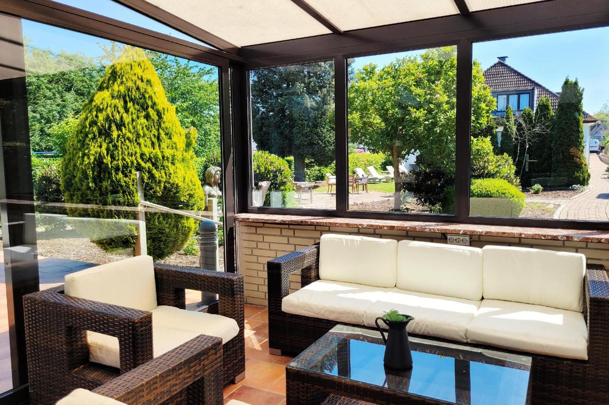 Moderne Maisonette Ferienwohnung Mit Gartenzugang, Nur 7 Gehminuten Zum Strand, Parkplatz & Fahrradunterstellplatz Scharbeutz Exteriör bild