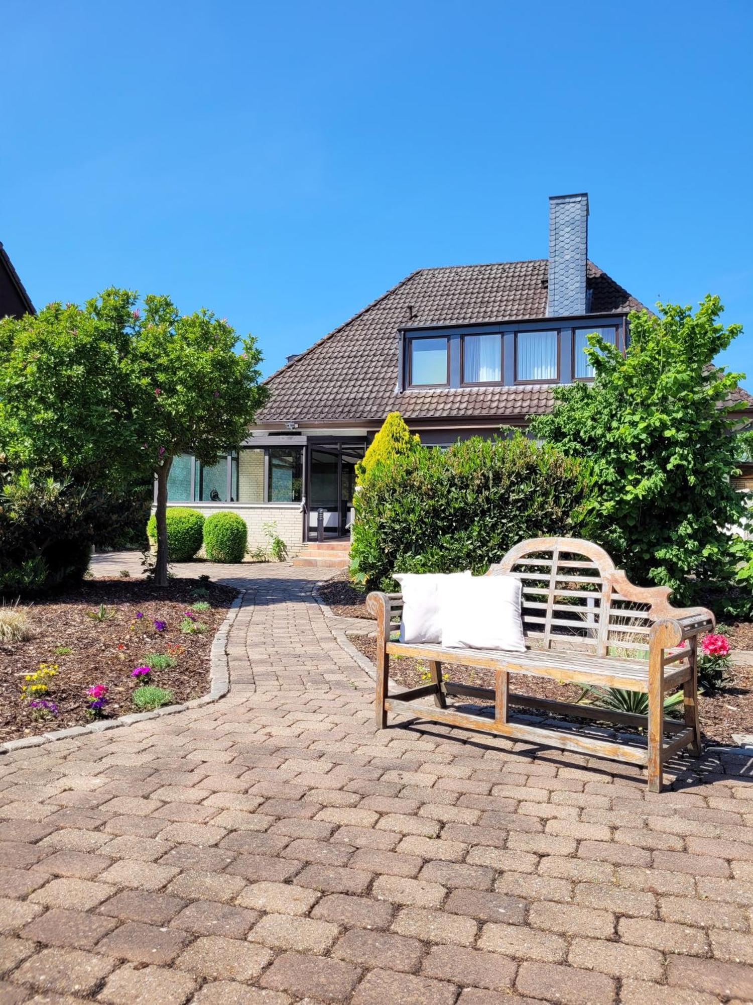 Moderne Maisonette Ferienwohnung Mit Gartenzugang, Nur 7 Gehminuten Zum Strand, Parkplatz & Fahrradunterstellplatz Scharbeutz Exteriör bild